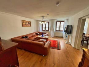 FW 40 -großzügige Wohnung in der Altstadt mit Balkon
